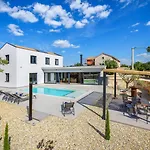Beautiful 115 With Pool In Visnjan Вилла