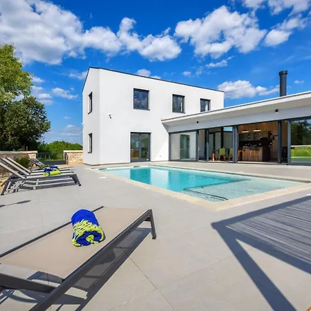 Villa Beautiful 115 With Pool In Visnjan Katun