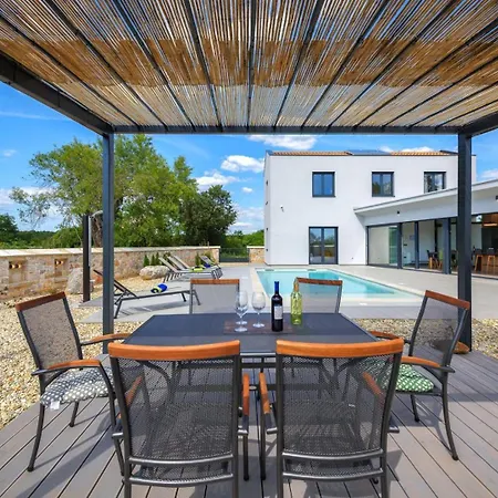 Villa Beautiful 115 With Pool In Visnjan Katun